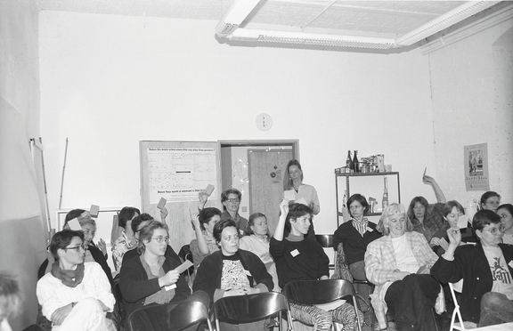 April 1991: Erste Generalversammlung der WeiberWirtschaft eG in Gründung