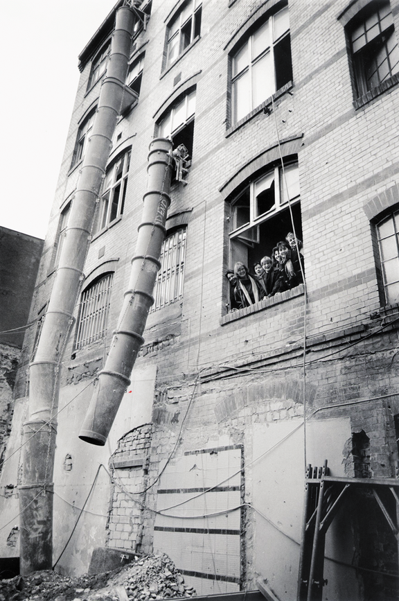 1995: Baustelle auf dem ersten Hof