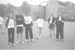 1996: WeiberWirtschaft auf dem Fußballfeld